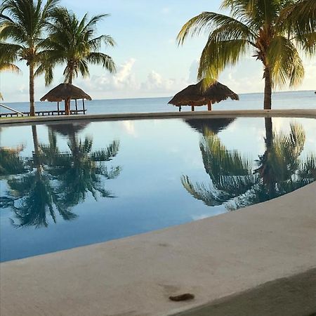 Front Beach Private Room With Shared Bathroom Cancún Eksteriør bilde