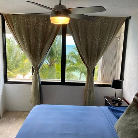 Front Beach Private Room With Shared Bathroom Cancún Eksteriør bilde