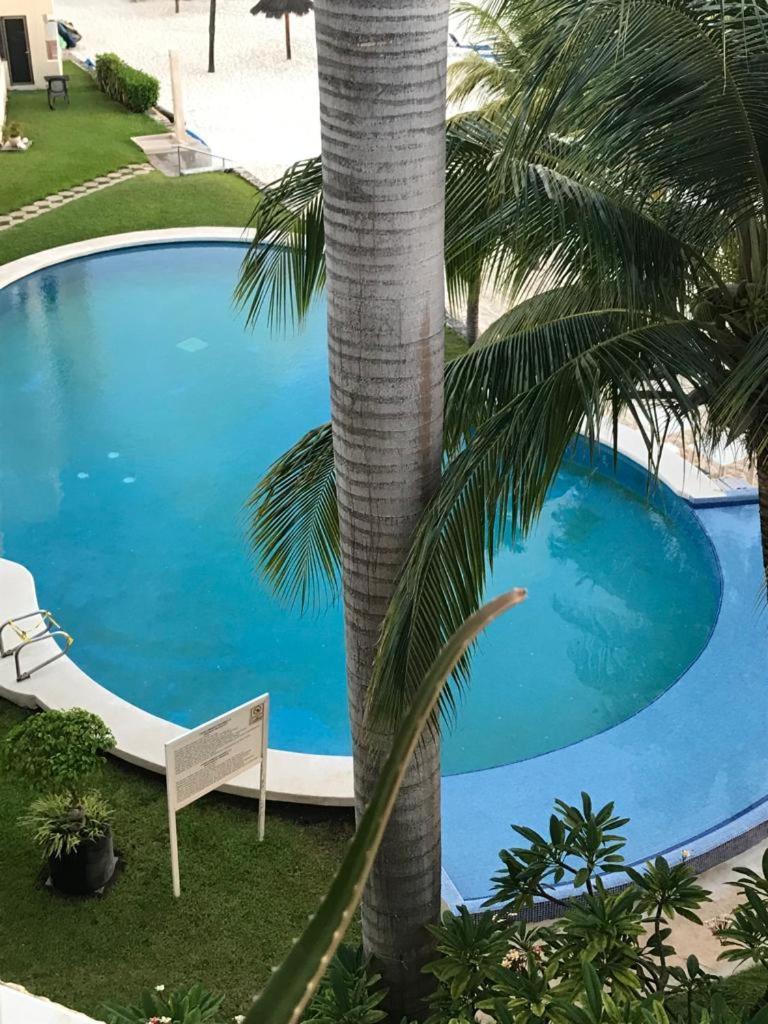 Front Beach Private Room With Shared Bathroom Cancún Eksteriør bilde