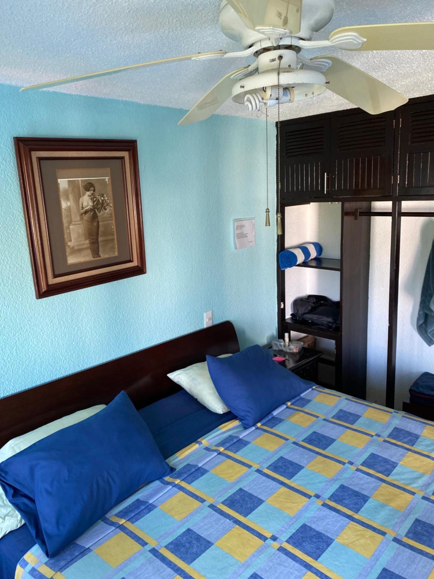 Front Beach Private Room With Shared Bathroom Cancún Eksteriør bilde