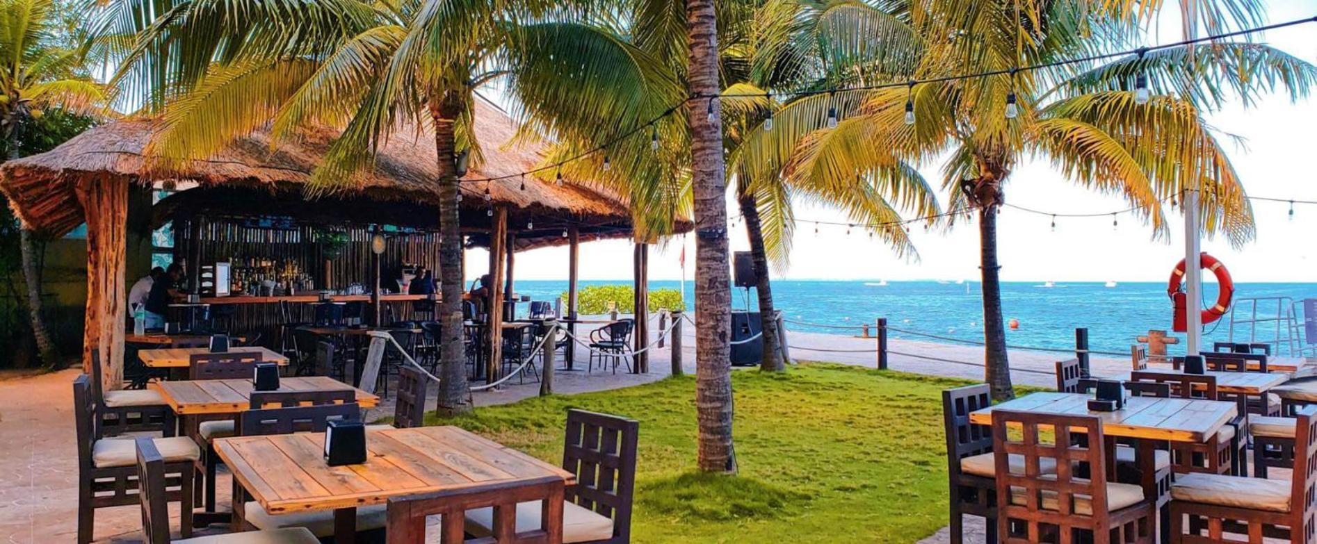 Front Beach Private Room With Shared Bathroom Cancún Eksteriør bilde