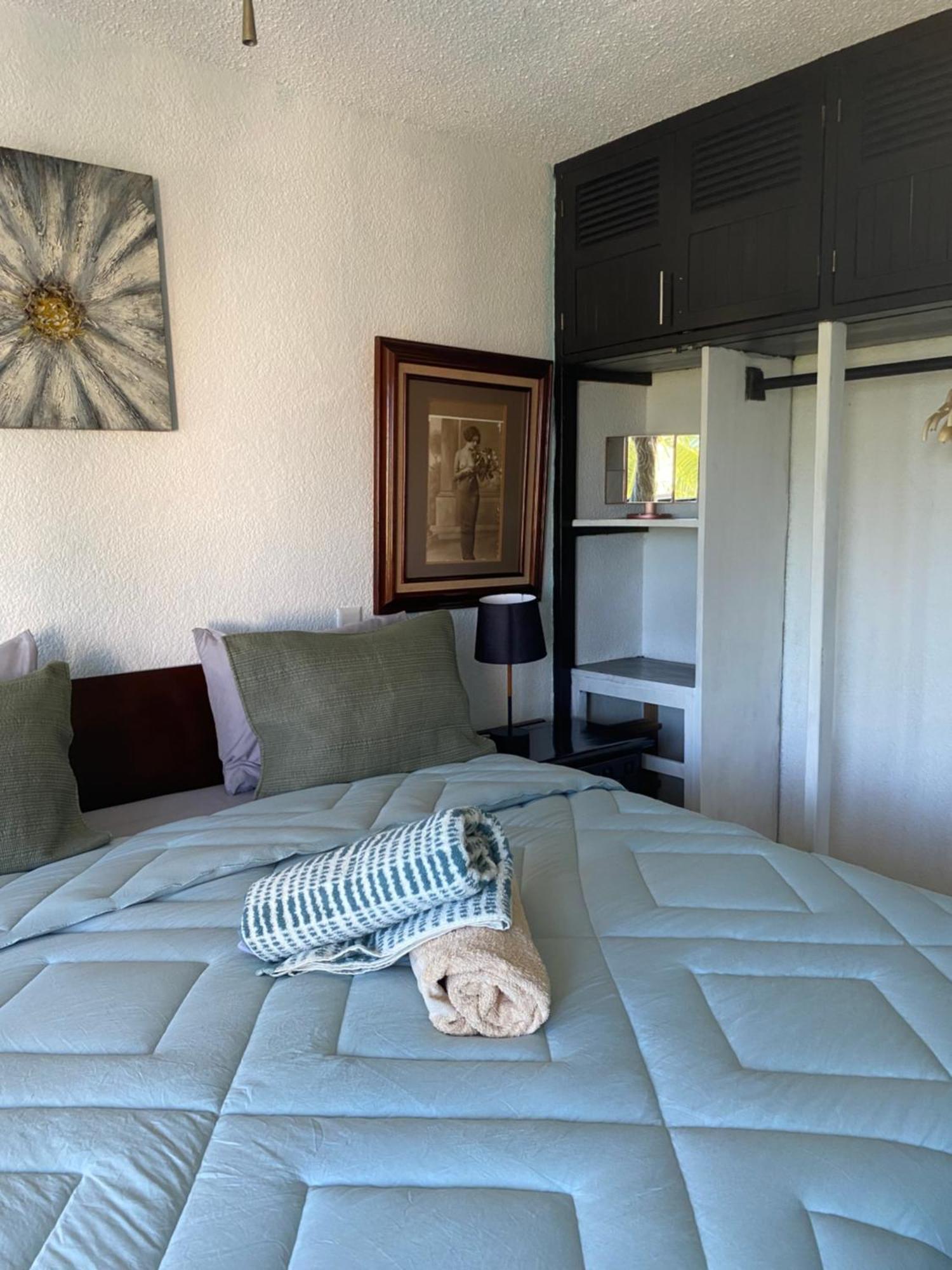 Front Beach Private Room With Shared Bathroom Cancún Eksteriør bilde