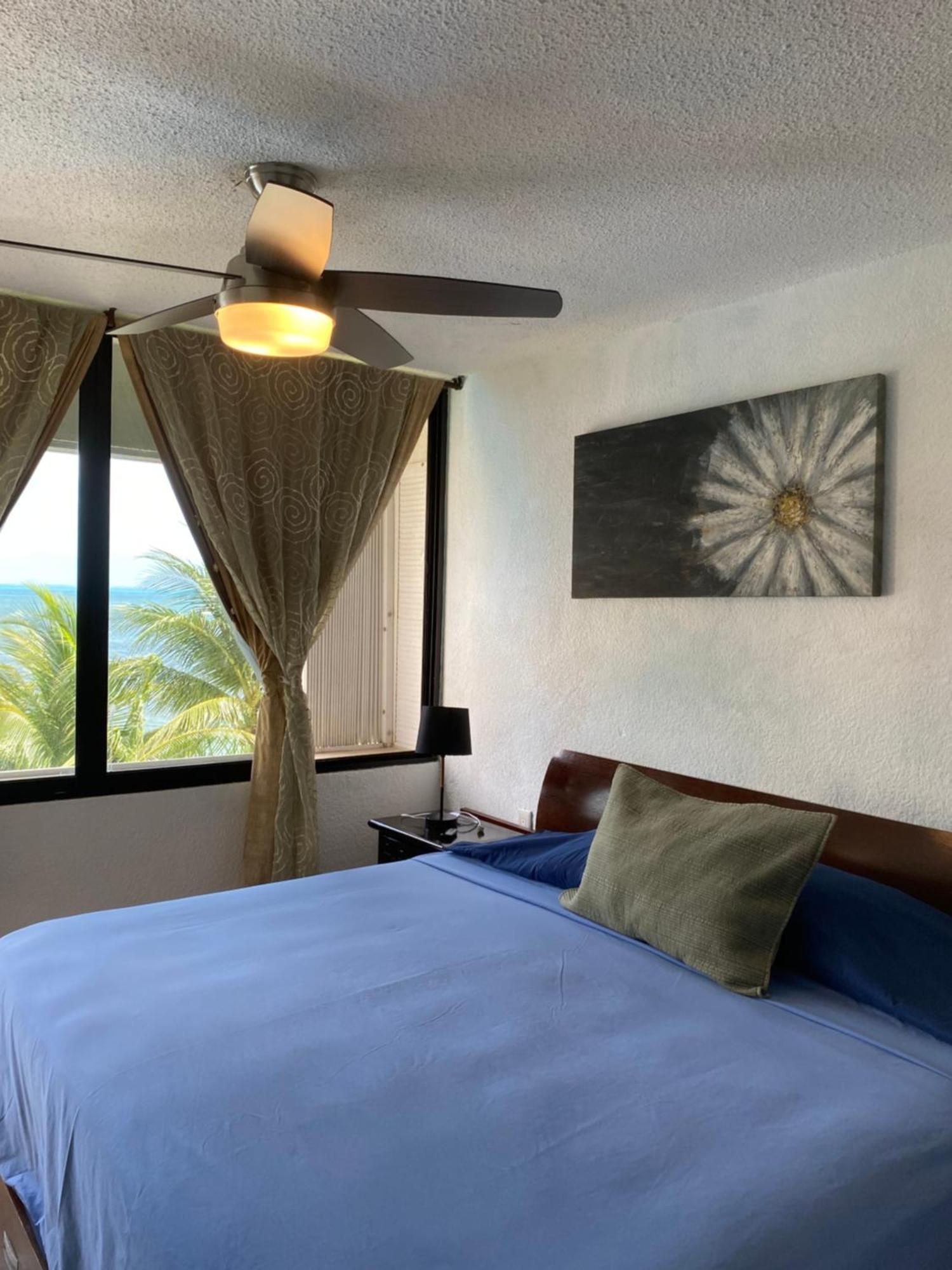 Front Beach Private Room With Shared Bathroom Cancún Eksteriør bilde